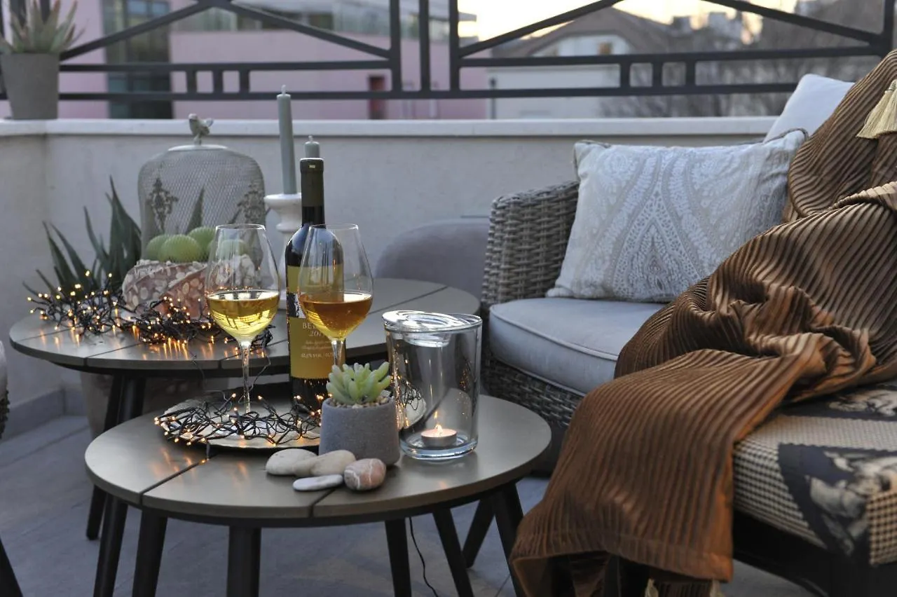 Merla Luxury Rooms location